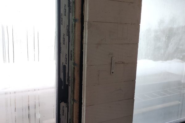 Ģipša iekšsienu apmetums gāzbetona mūra jaunbūvē
