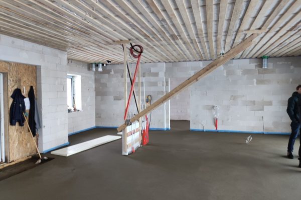 Ģipša iekšsienu apmetums gāzbetona mūra jaunbūvē