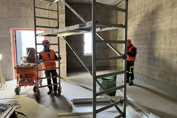 Veiksmīgi realizēts apmetuma projekts tirdzniecības centrā “SOLO” Cēsīs