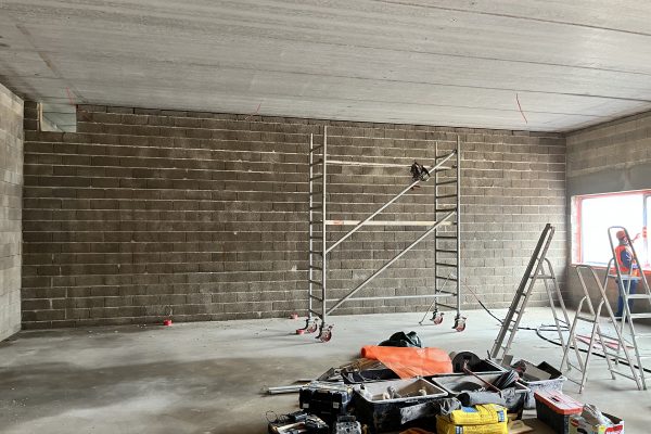 Veiksmīgi realizēts apmetuma projekts tirdzniecības centrā “SOLO” Cēsīs