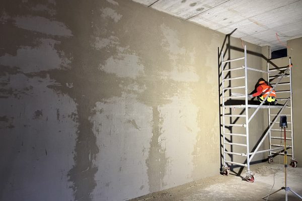 Veiksmīgi realizēts apmetuma projekts tirdzniecības centrā “SOLO” Cēsīs