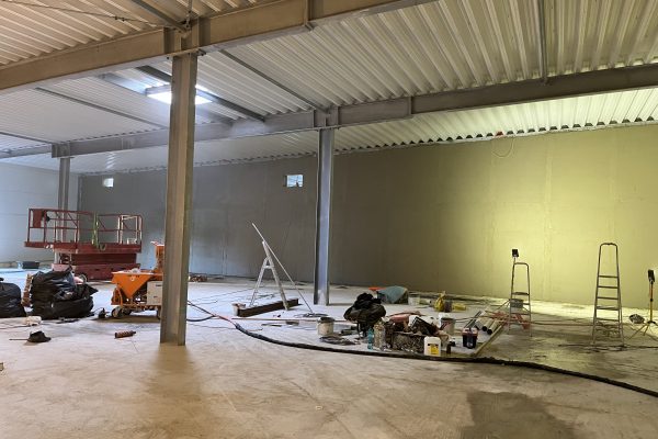 Veiksmīgi realizēts apmetuma projekts tirdzniecības centrā “SOLO” Cēsīs